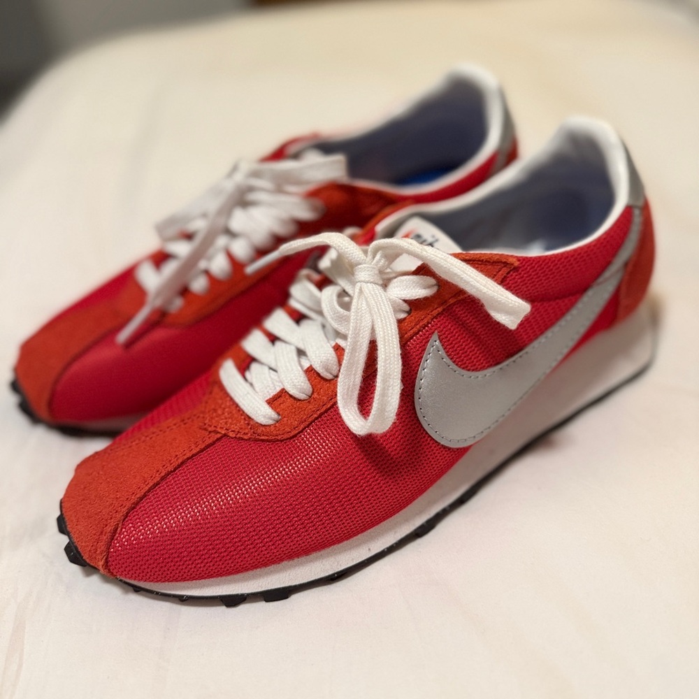 Nike LD-1000 "University Red/Metallic Silver/Sail" Women's Shoe - Picture 4 of 11